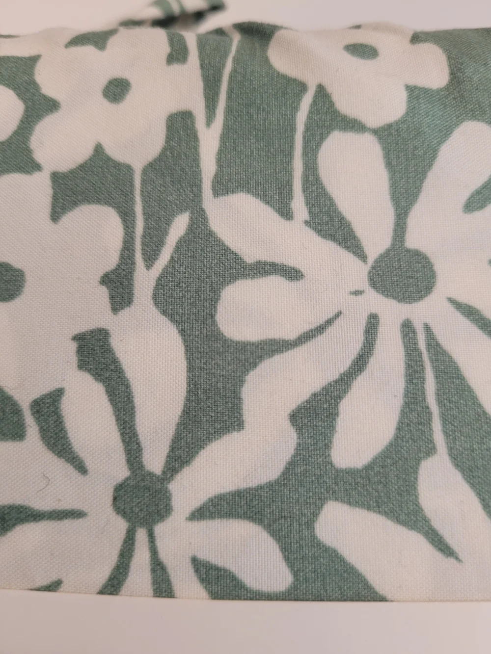 Room Essentials Floral Microfiber Bed Sheet Set - Sage & White Floral Pattern